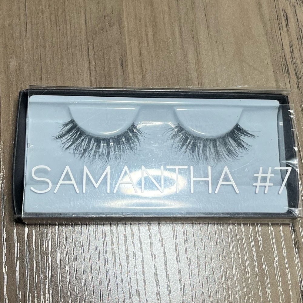 HUDA BEAUTY Samantha #7 Lashes
